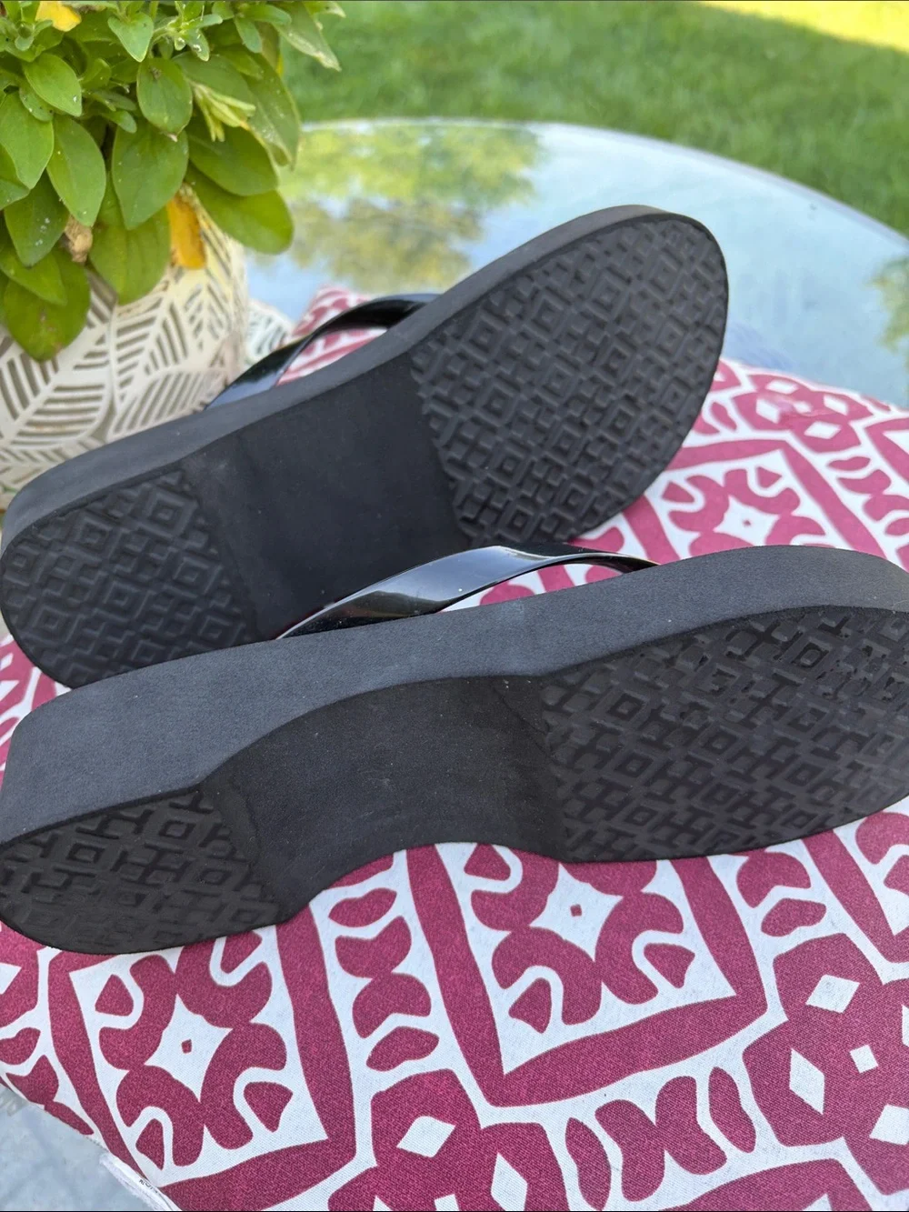 Tory Burch Black Glossy Platform Flip Flop Sandals with Gold Logo